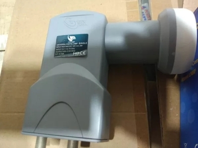 双本振双出ku头 （本振频率： 09750-10600） 双输出，增益高质量好